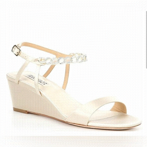 NEW Badgley Mischka Kaelyn Mid Wedge Heel - 7.5